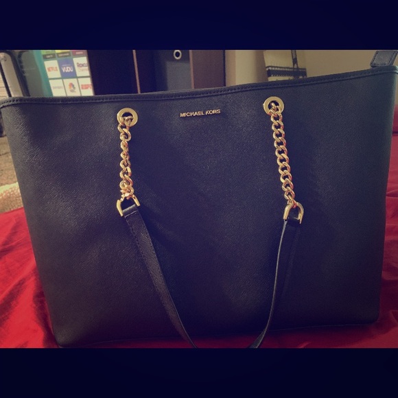 Large Michael Kors Purse - Picture 1 of 5